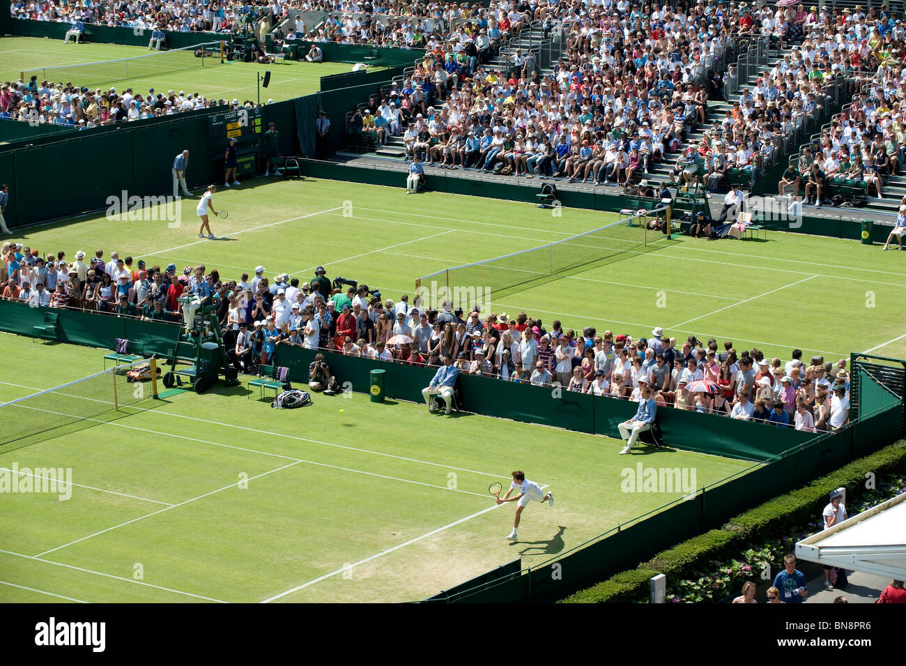 Zeigen Sie die südliche Gerichte einschließlich Court 6 und 5 im Vordergrund während Wimbledon Tennis Championships 2010 an Stockfoto