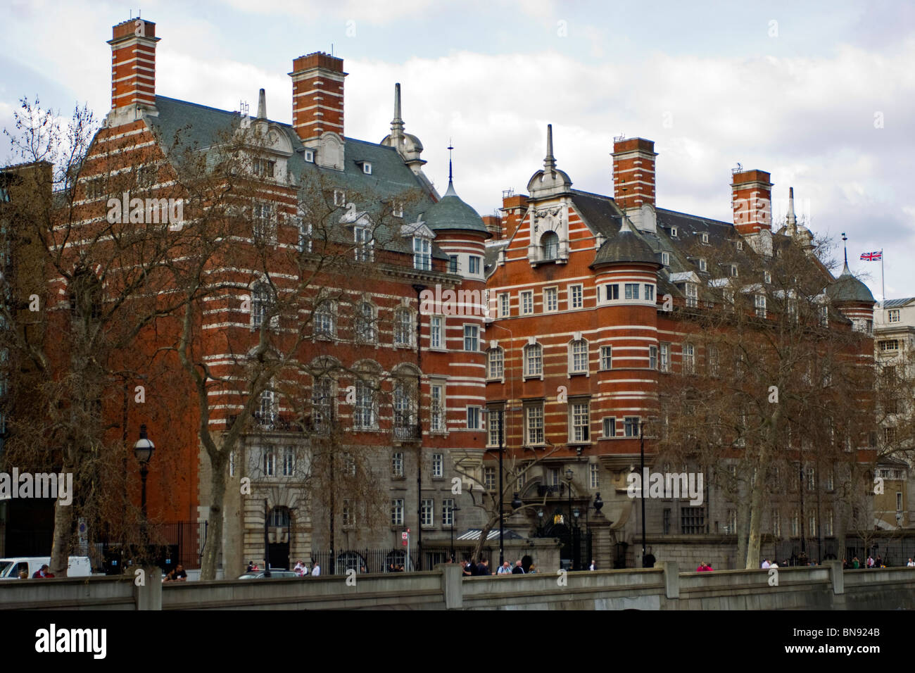 New Scotland Yard, Victoria Embankment, London, Sonntag, 11. April 2010. Stockfoto