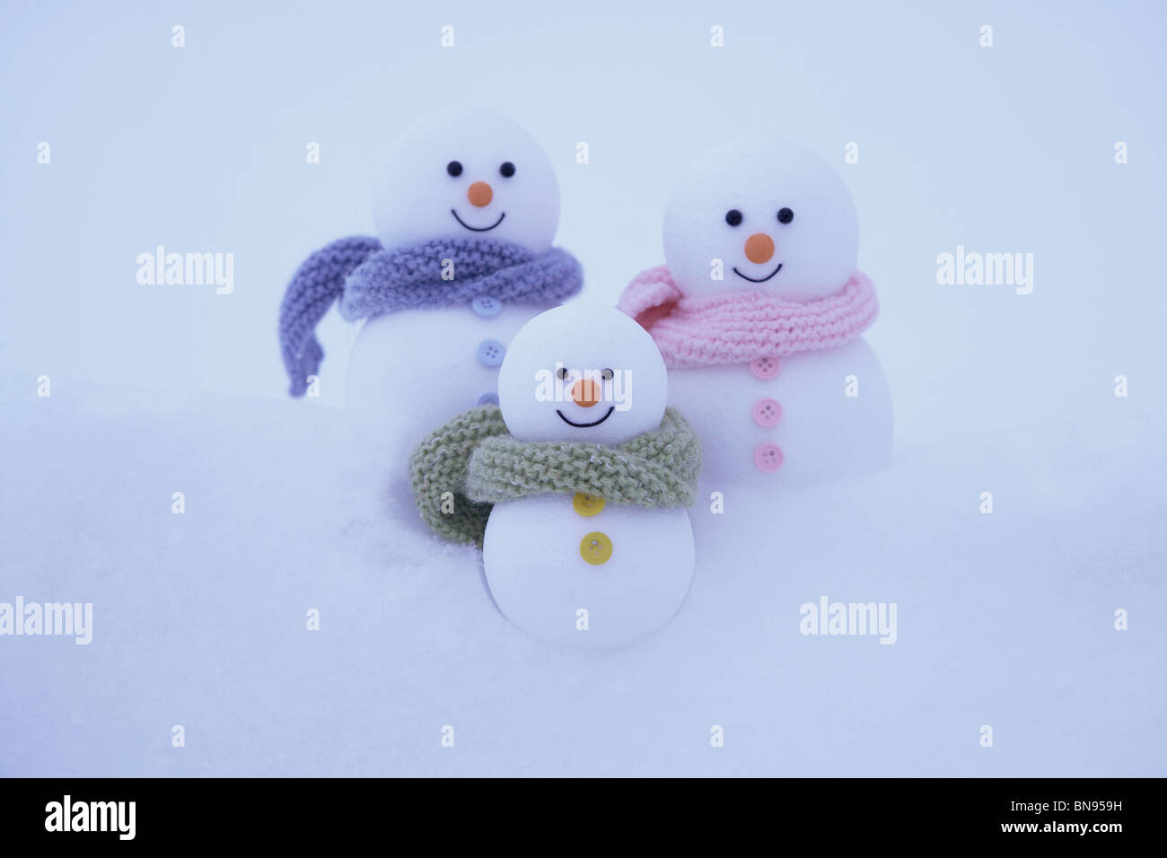 Familie der Schneemänner. Stockfoto