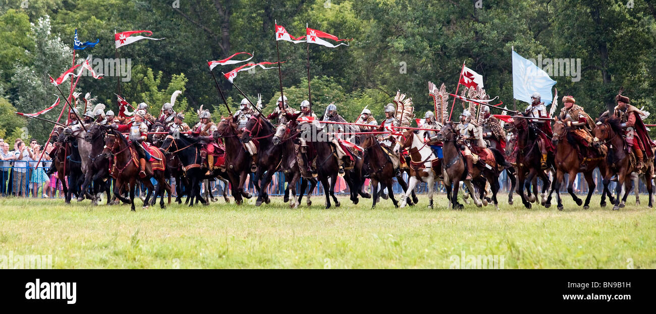 Polnischen Husaren Kavallerie Knights kostenlos bei Schlacht von Klushino - 400 Jahre Festival in Warschau, Polen, 3.-4. Juli 2010. Stockfoto