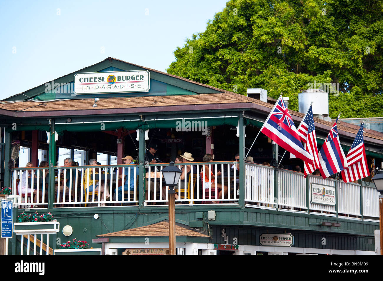 Touristen, die Essen in einem Restaurant in Lahaina, Maui, Hawaii Stockfoto