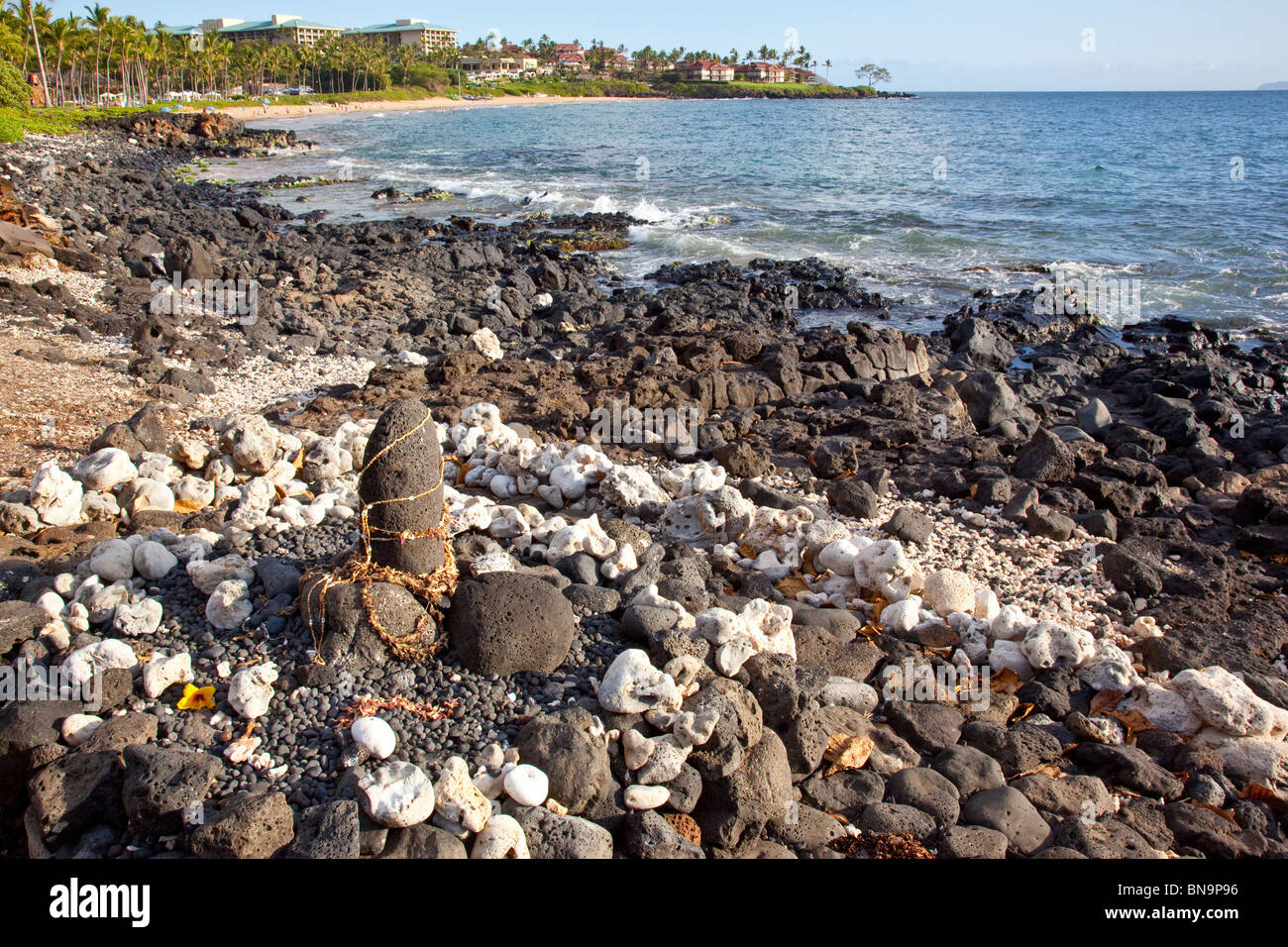 Ku'ula Stein oder Fischers Schrein auf Wailea Strand in Wailea, Maui, Hawaii Stockfoto