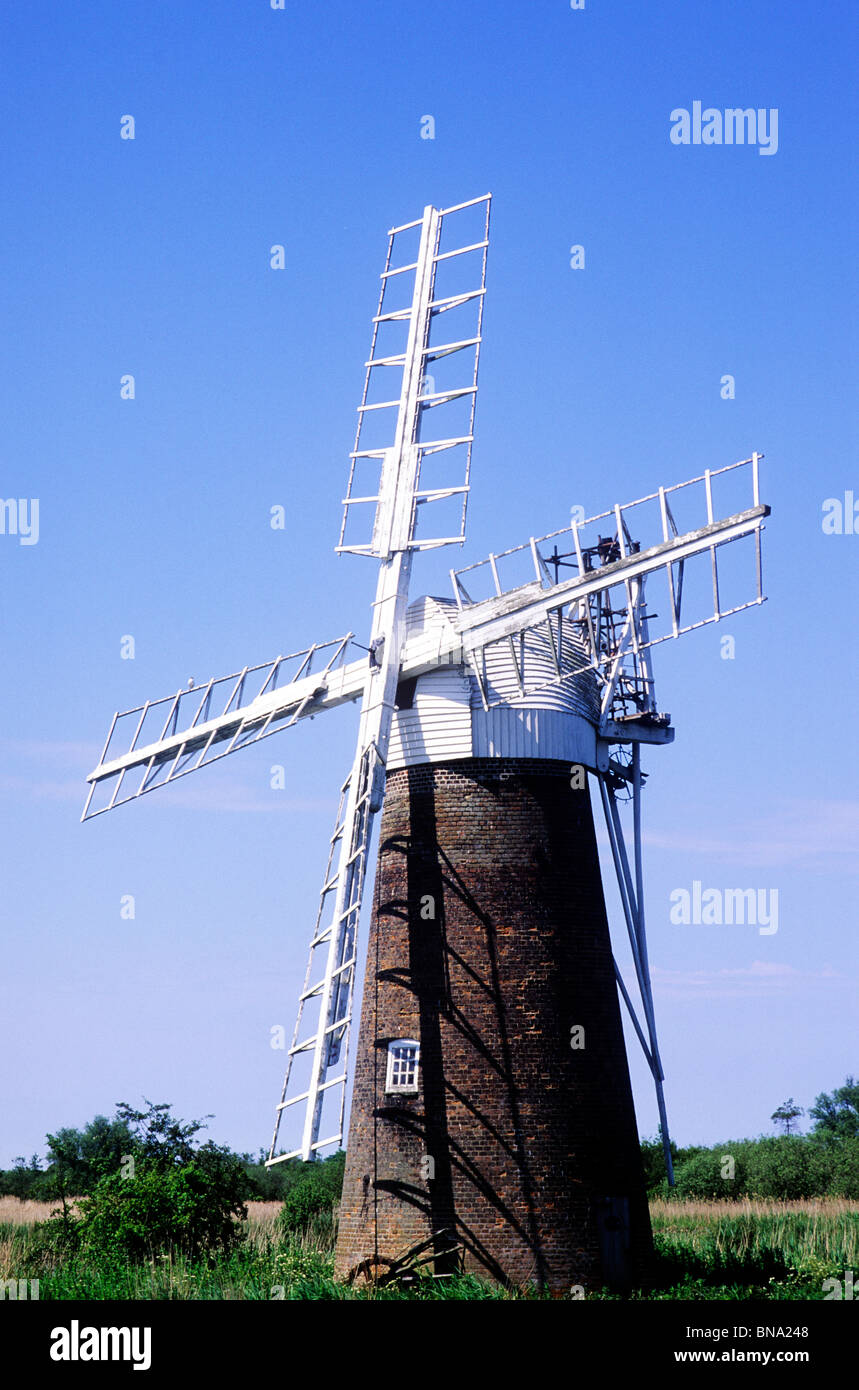 Turf Moor Mühle, Norfolk Broads, England UK Englisch Windmühle Windmühlen Entwässerung Turm GAP Mühlen Segel Ludham Stockfoto