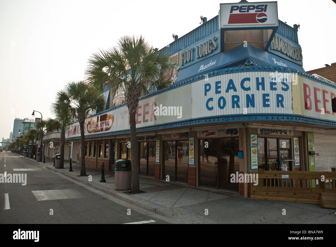 Ocean Blvd touristischen Streifen auf der Promenade entlang des Strandes in Myrtle Beach, SC Stockfoto