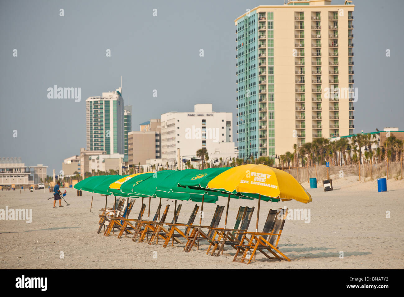 Sonnenschirme am Strand in Myrtle Beach, SC Stockfoto