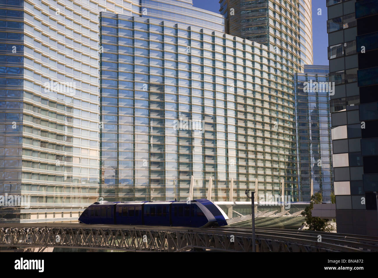Straßenbahn mit der Arie in den Hintergrund, City Center, Las Vegas, Nevada. Stockfoto