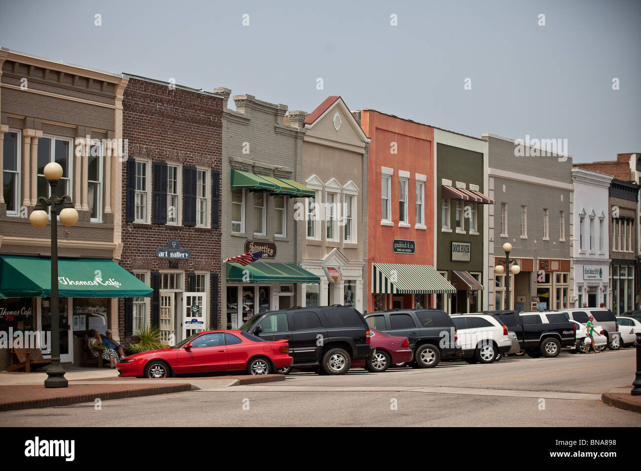 Alte Mode Haupt Straße bekannt als der Harborwalk in Georgetown, SC Stockfoto