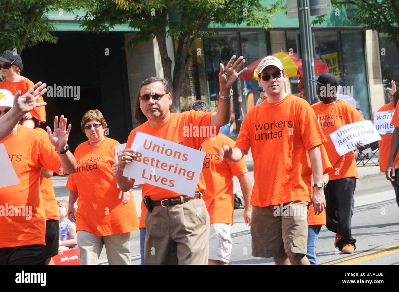 Gewerkschaftsmitglieder in der Labor Day parade Stockfoto