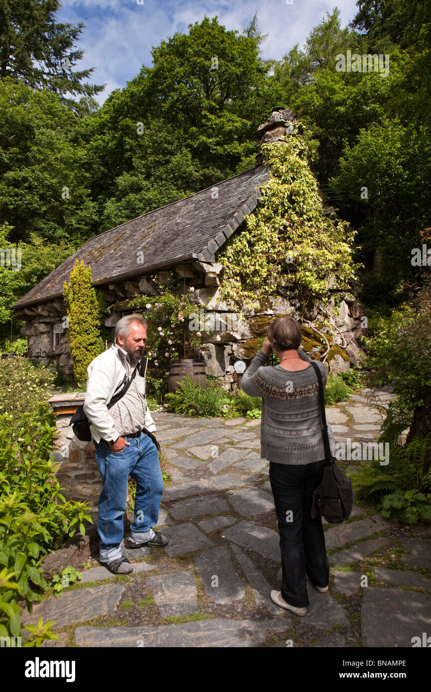 Großbritannien, Wales, Snowdonia, Capel Curig, Ty Hyll, hässliches Haus, erbaut über Nacht Anspruch freehold Stockfoto