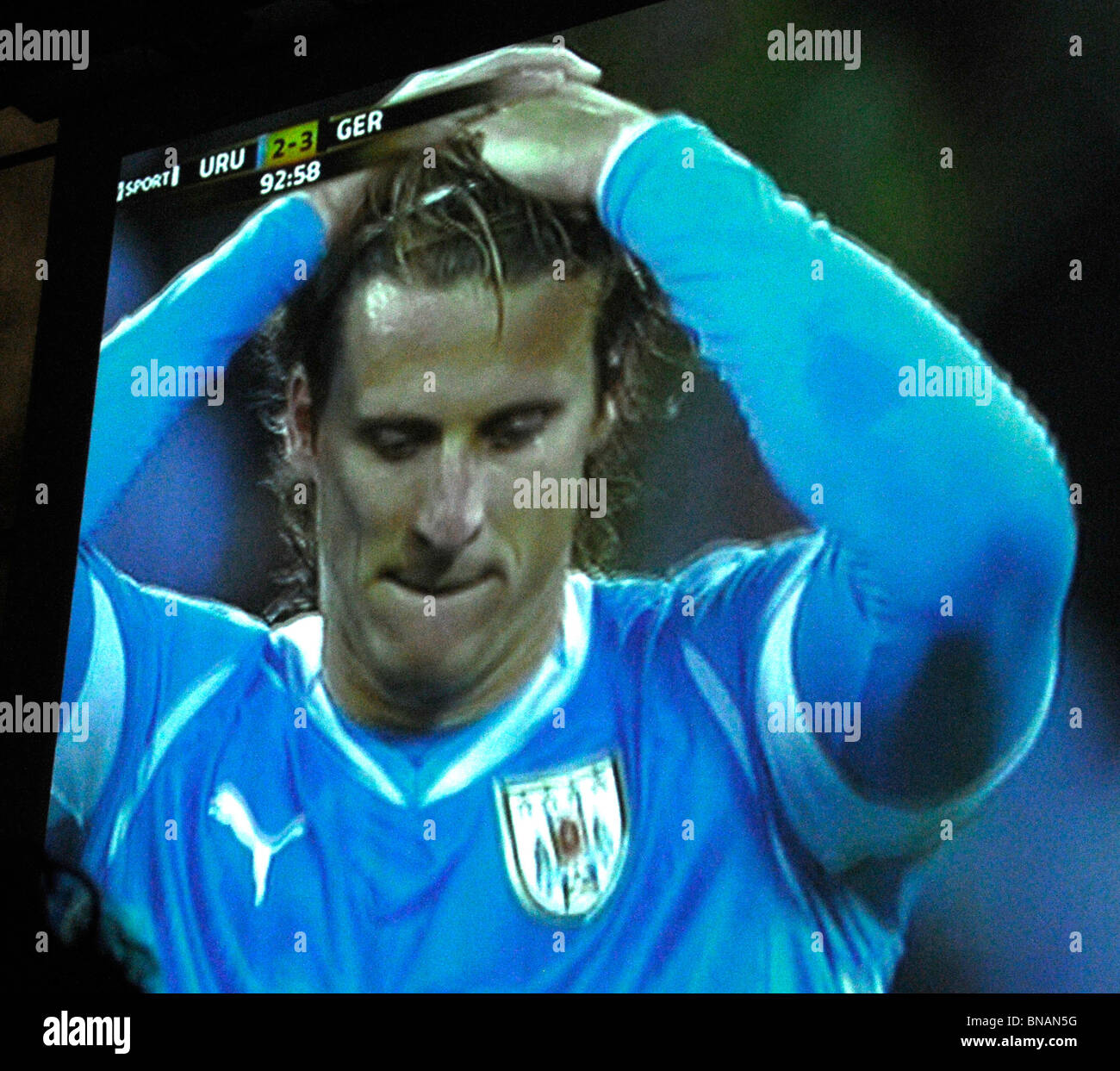 SCREENSHOT VON DIEGO FORLAN AUS URUGUAY, GEWINNER DES GOLDENEN BALLS BESTER SPIELER DER FUßBALL-WELTMEISTERSCHAFT SÜDAFRIKA 2010 Stockfoto