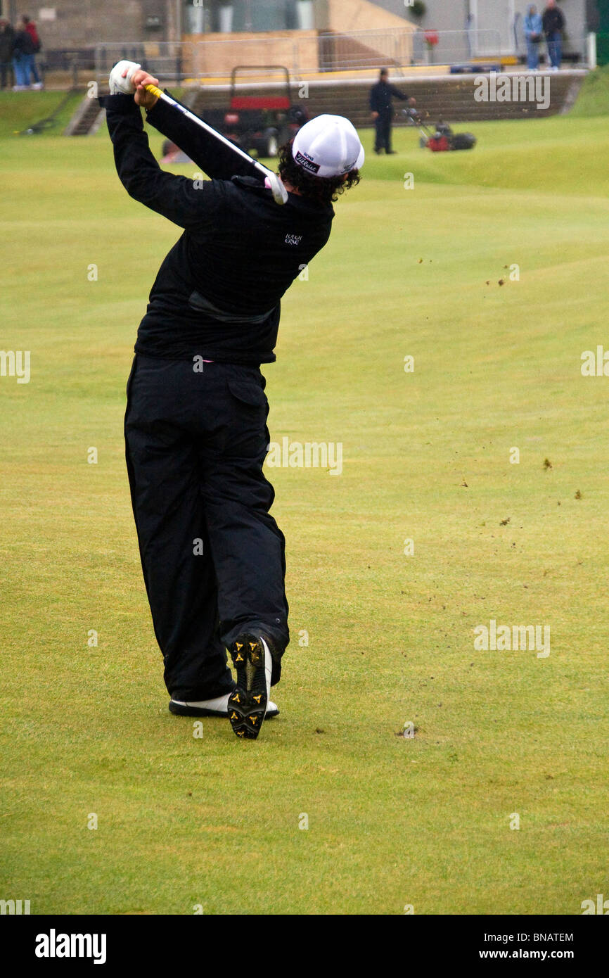 Rory McIlroy in Aktion während einer Übung auf dem St. Andrews Golfplatz vor dem British Open Turnier 2010, UK Stockfoto