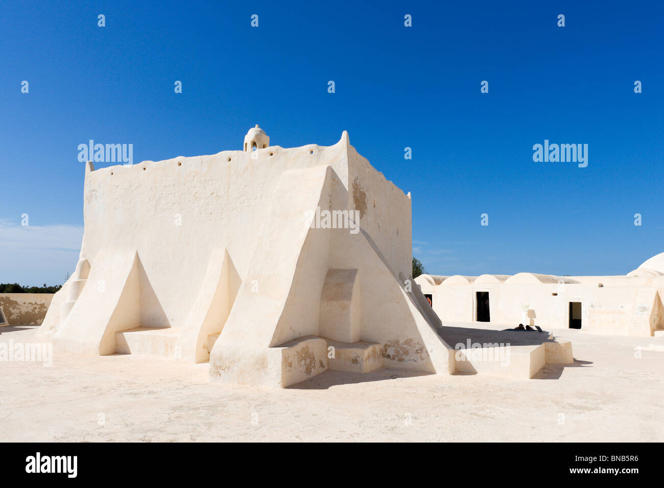 Hof in die Fadhloun-Moschee, Djerba, Tunesien Stockfoto