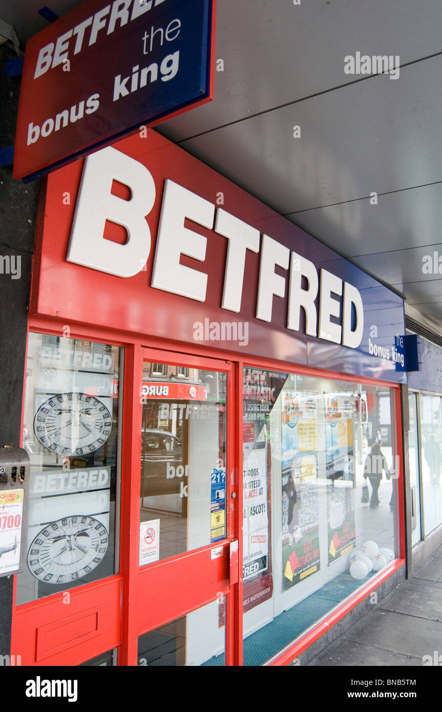 Betfred Wette Wetten Geschäfte laden Buchmacher Wettanbieter, Buchmacher Schüler Glücksspiel Glücksspiel Spieler Spieler Wetten Kette Hautpstraße Höhen Stockfoto