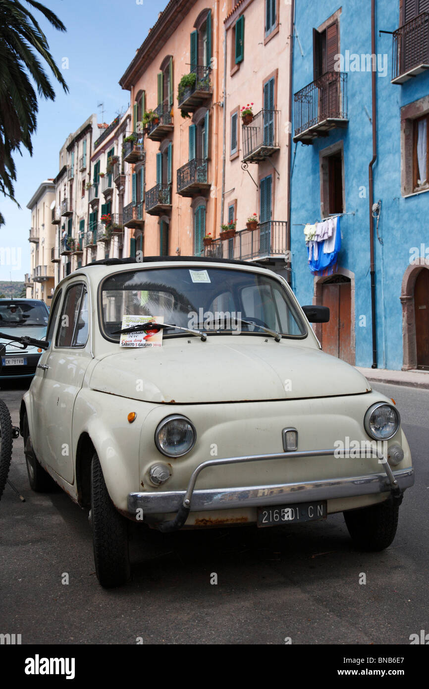 Fiat 500, Bosa, Sardinien Stockfoto
