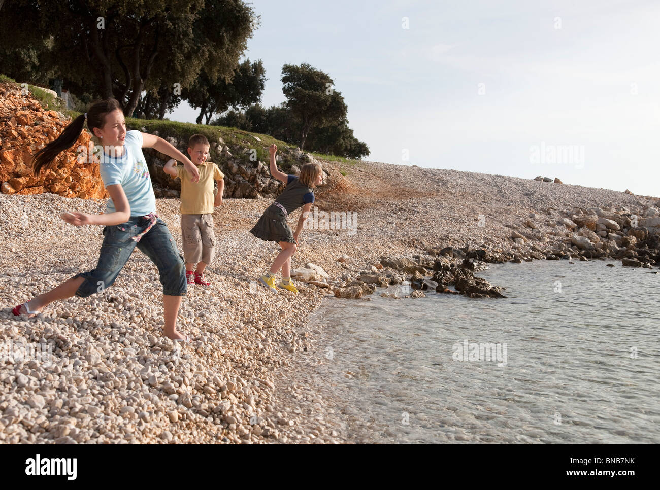 Kinder am Strand Stockfoto