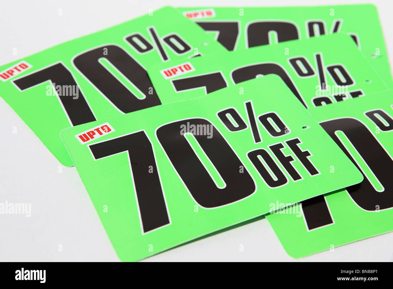 Tags bieten "bis zu 70 Prozent aus." Stockfoto