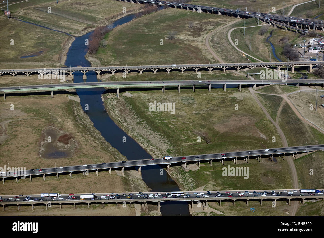 Luftaufnahme über Trinity River Brücken Dallas Texas Stockfoto