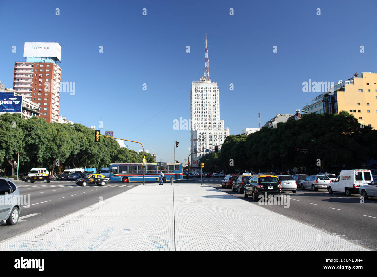 Avenida 9 de Julio - angeblich die breiteste Straße der Welt Stockfoto