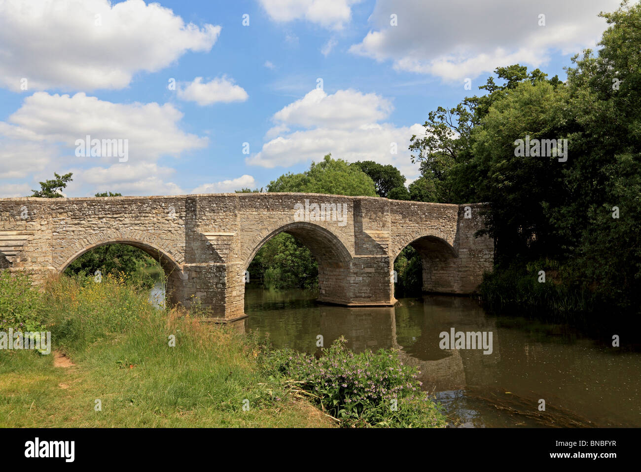 3271. Fluss Medway und Teston Bridge, West Farleigh, in der Nähe von Maidstone, Kent, UK Stockfoto