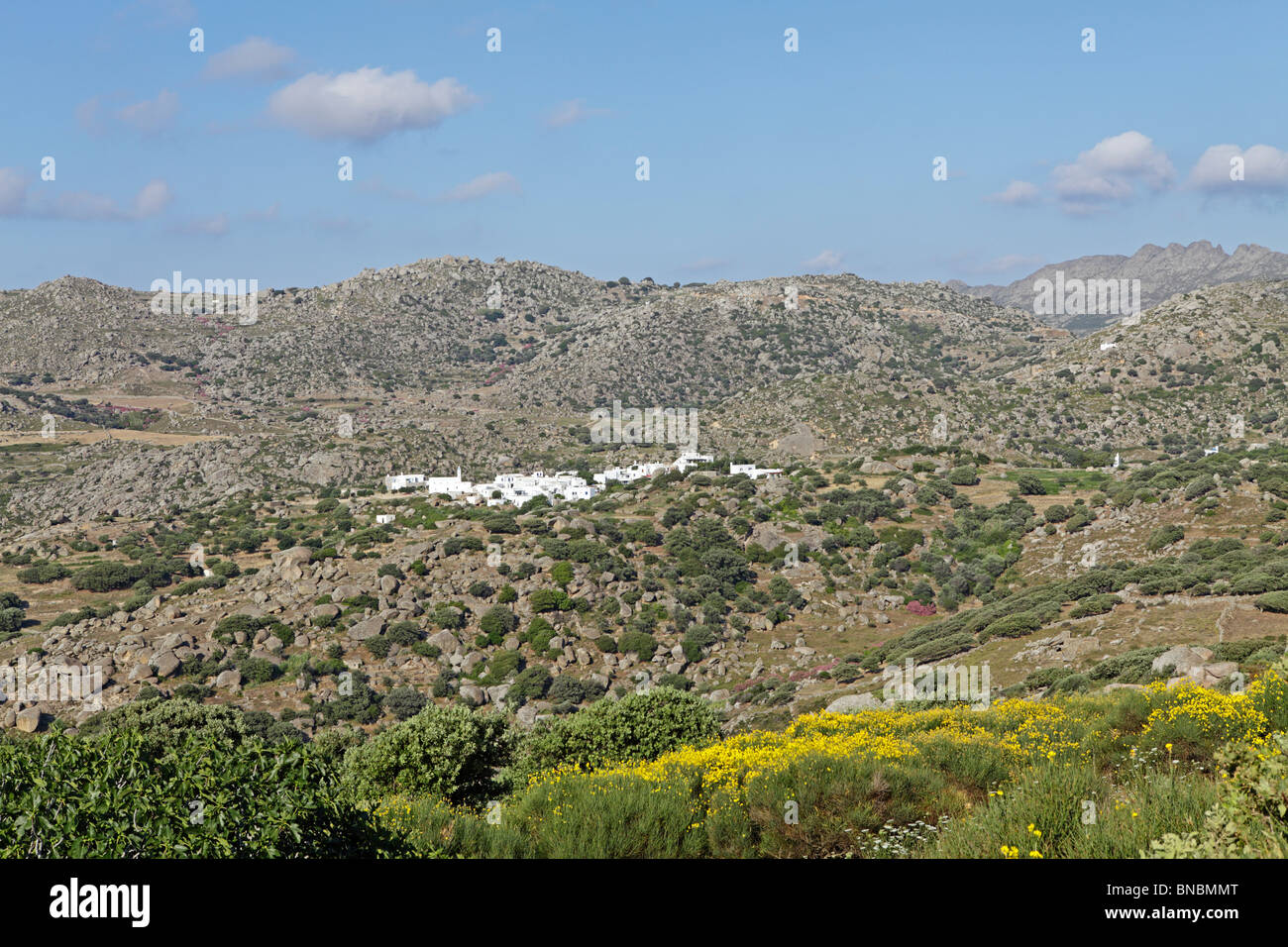 Panoramablick über das Bergdorf Volas, Insel Tinos, Kykladen, Ägäis, Griechenland Stockfoto