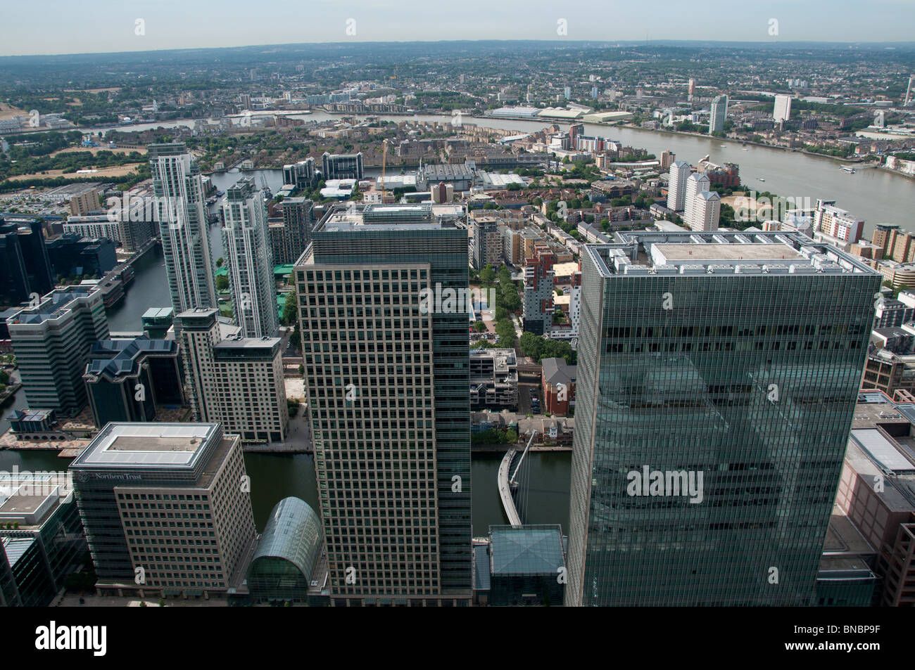 Ansicht von oben des Canary Wharf tower Stockfoto