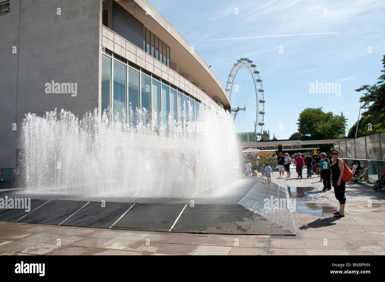 Südufer Skulptur Brunnen des dänischen Künstlers Jeppe Hein Stockfoto