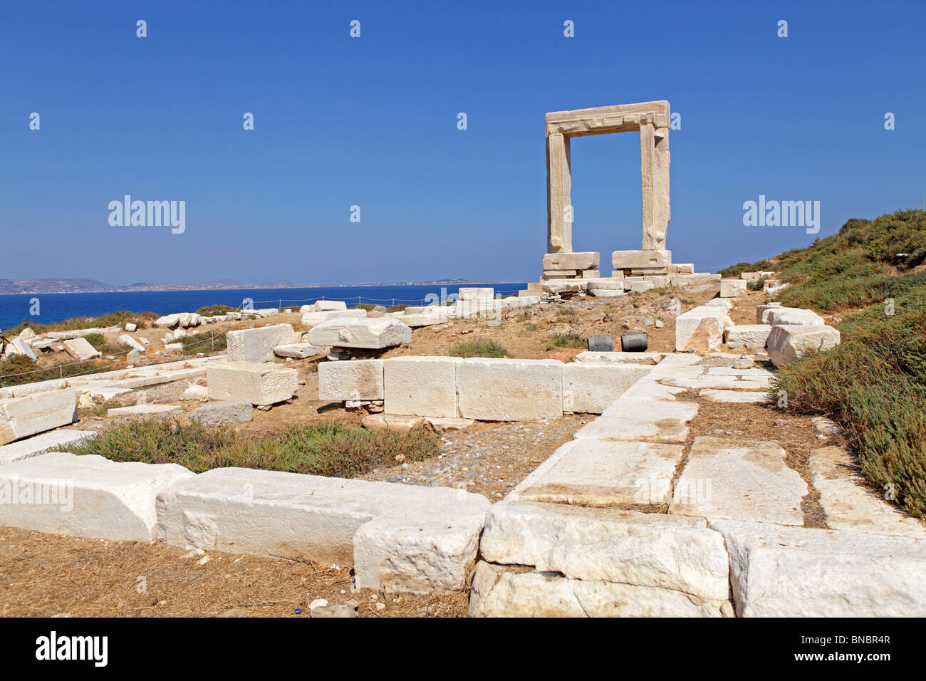 Tor der Apollotempel Portara, Naxos-Stadt, Insel Naxos, Cyclades Inseln der Ägäis, Griechenland Stockfoto