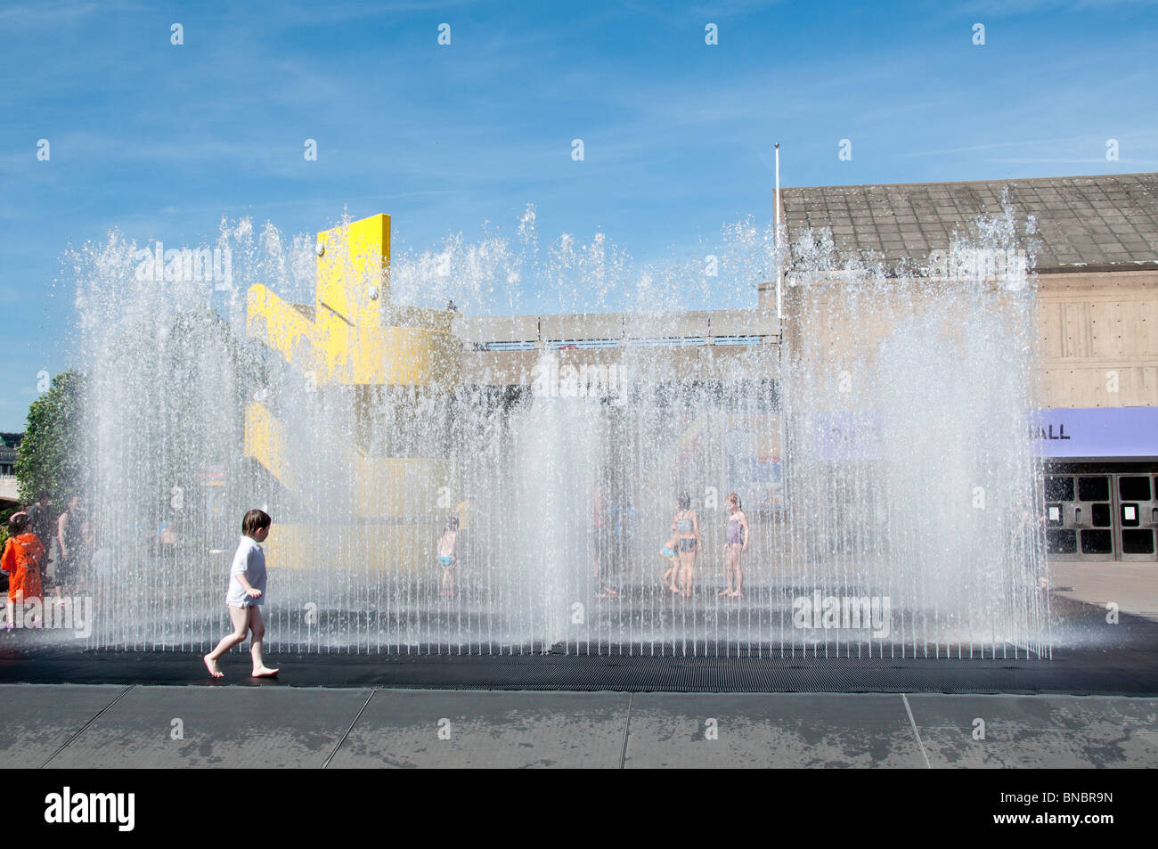 Südufer Skulptur Brunnen des dänischen Künstlers Jeppe Hein Stockfoto