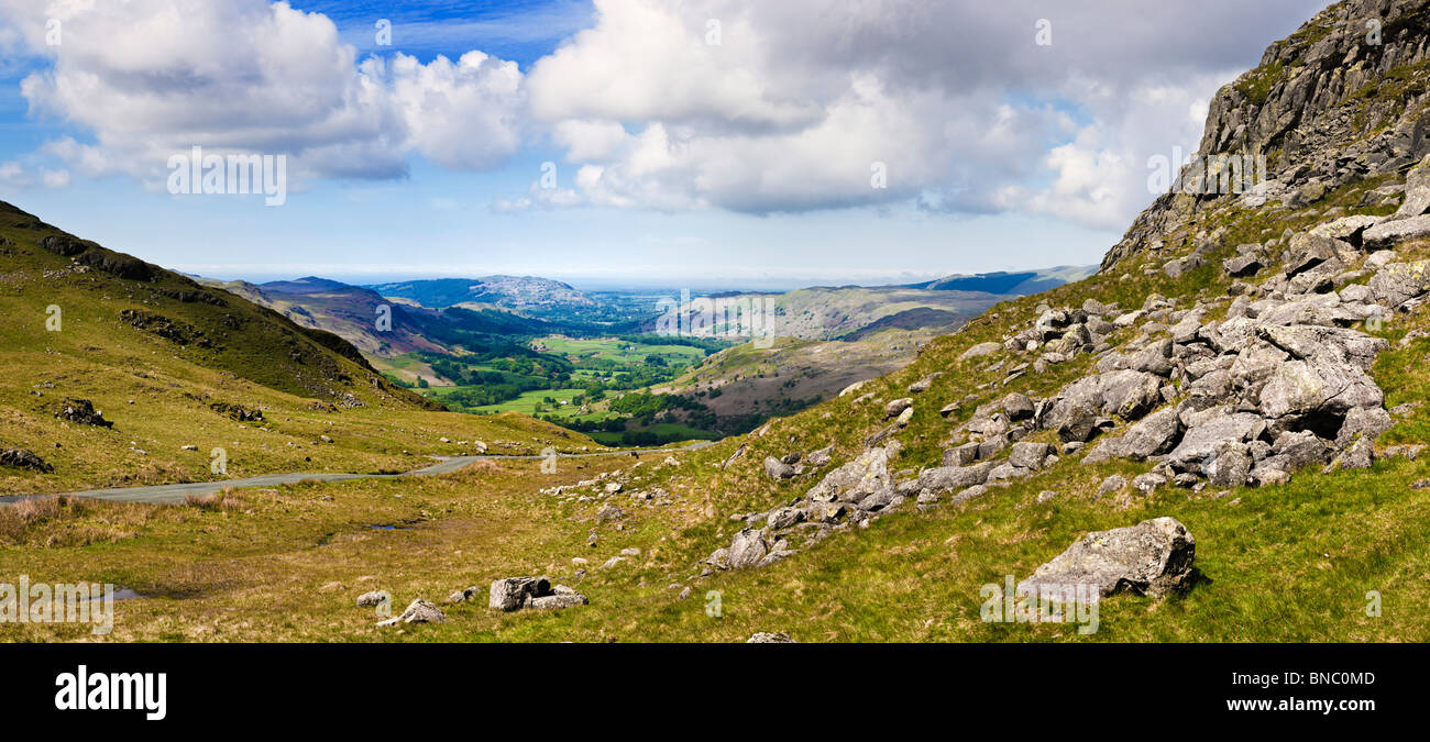 Eskdale Valley aufgenommen vom Gipfel des Hardknott Pass, The Lake District, West Cumbria, England, UK Stockfoto
