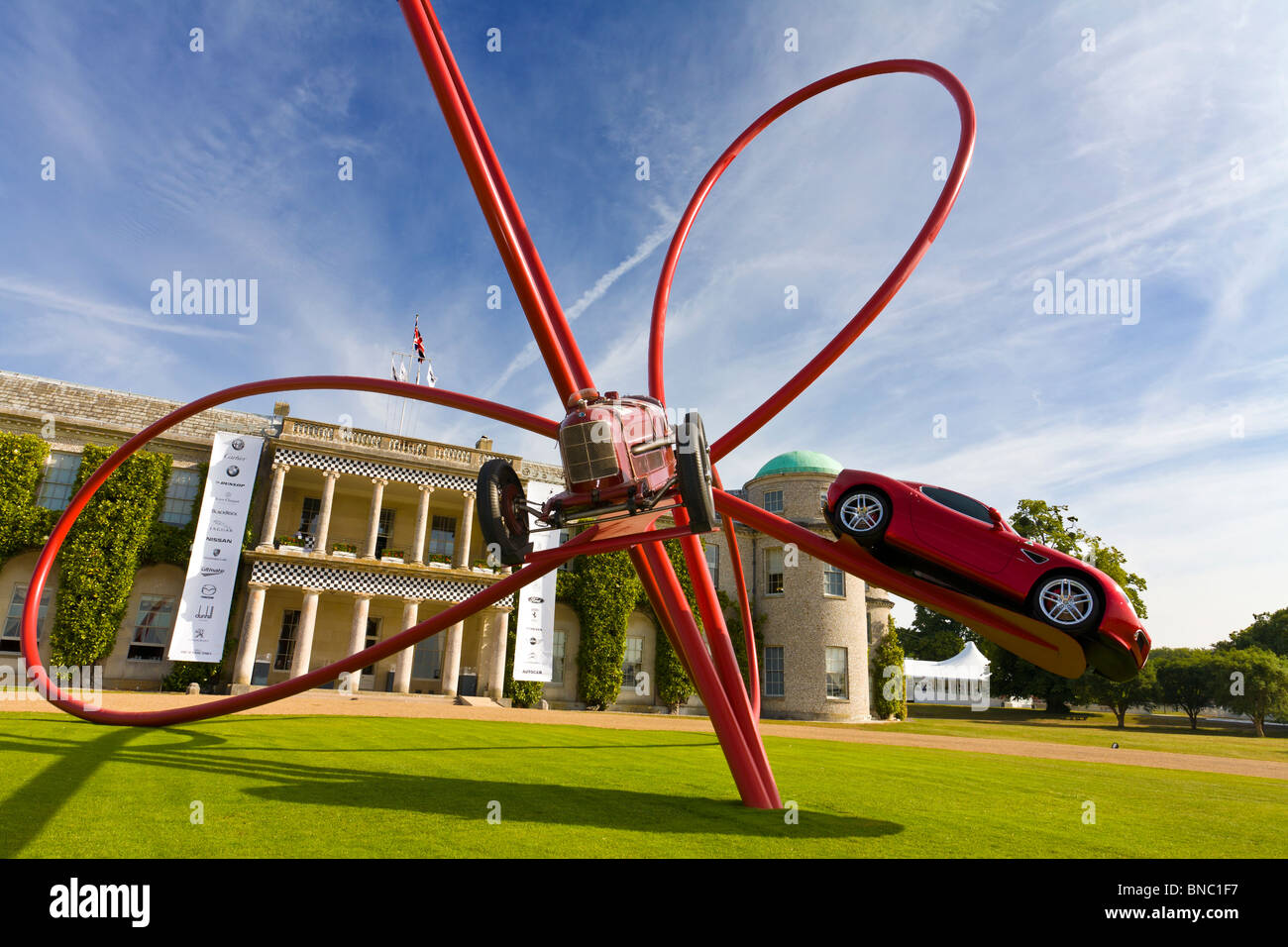 Das Gerry-Juda entworfen Alfa Romeo 100. Jahrestag Skulptur auf der 2010 Goodwood Festival of Speed, Sussex, England. Stockfoto