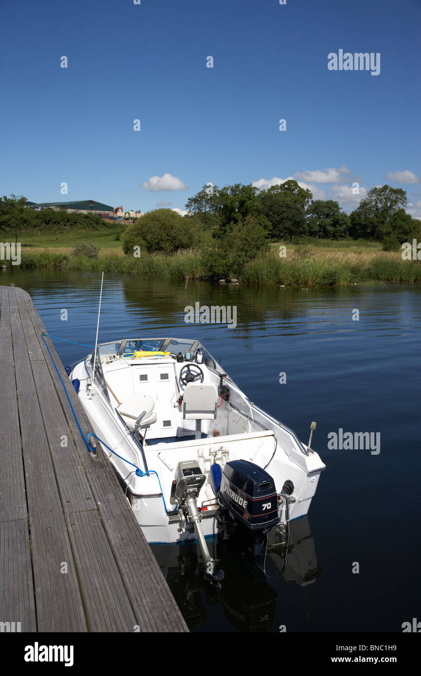 Speed-Boot motor Boot vertäut am Cranfield Punkt auf Lough Neagh Nordirland Vereinigtes Königreich Stockfoto