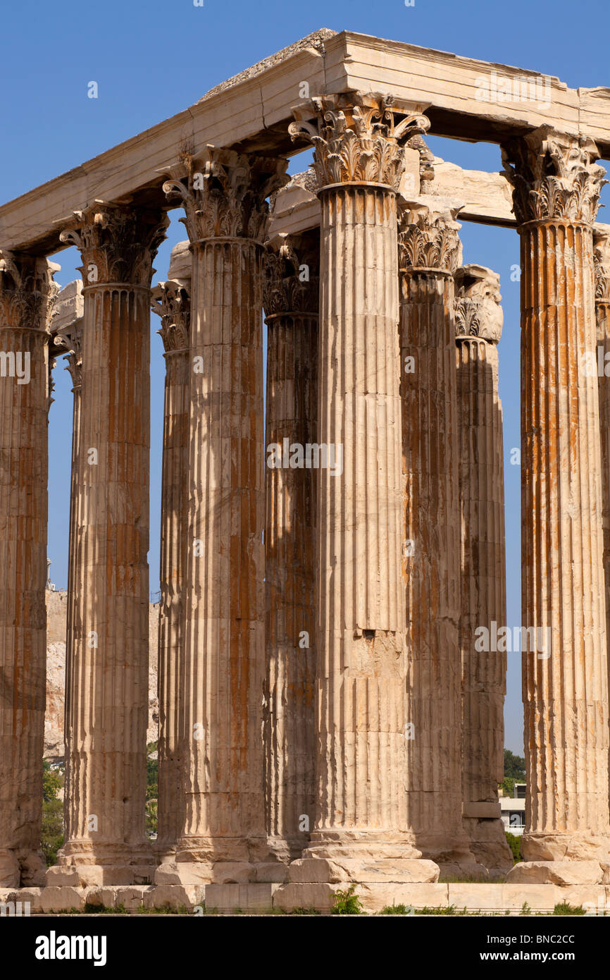 Der Tempel des Olympischen Zeus in Athen, von Südosten aus gesehen. Stockfoto
