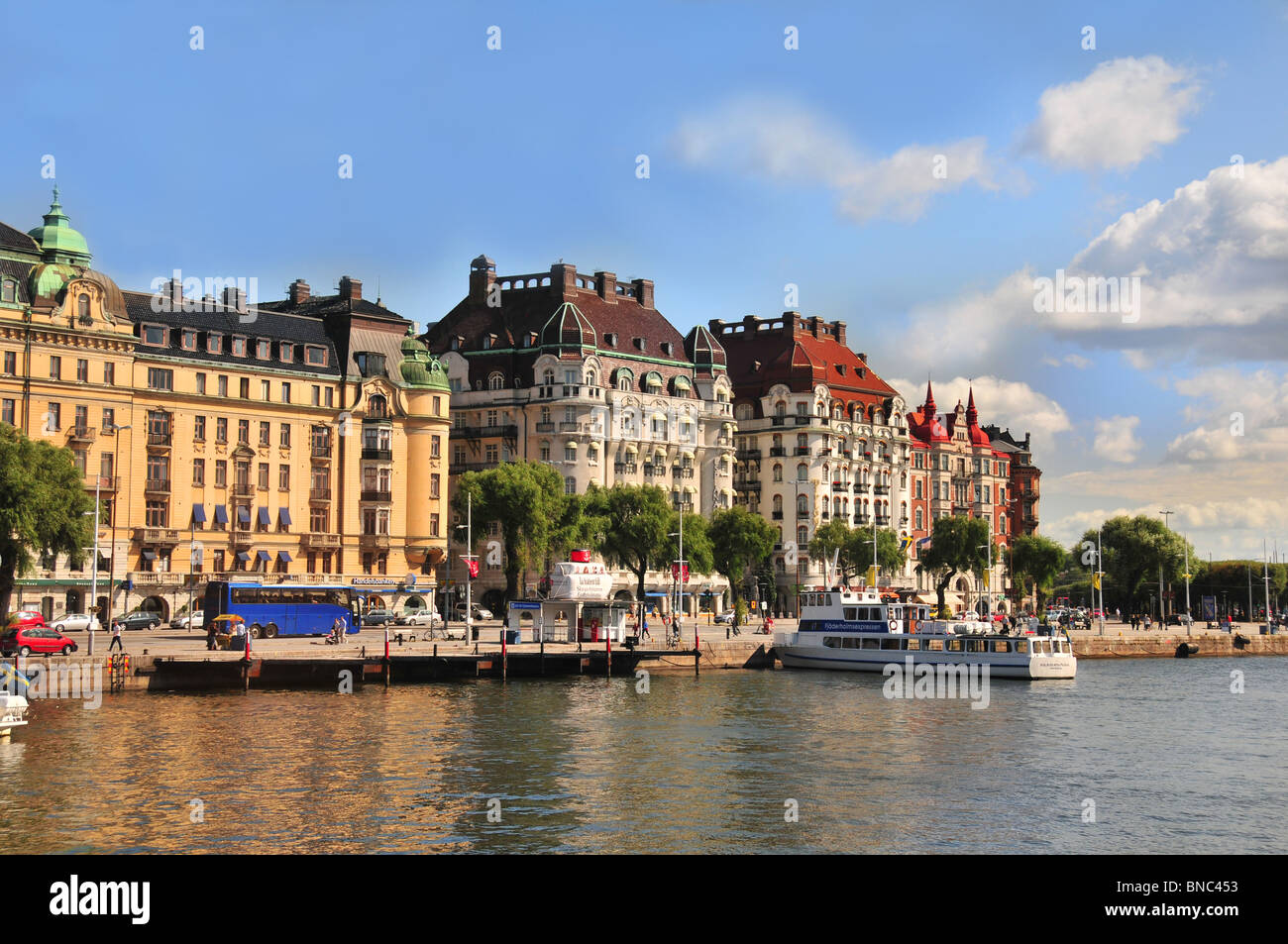 Verzierten Altbauten an der Uferpromenade in Stockholm Schweden Stockfoto