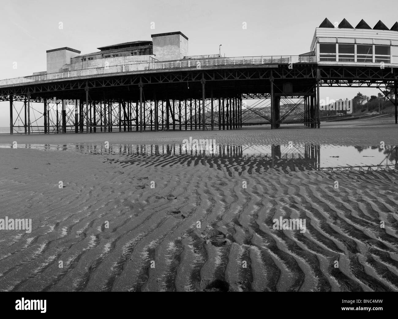 verfallene Colwyn bay Victoria Pier verfallene Ruine viktorianischen Colwyn Bay Wales Walisisch uk Großbritannien Erbe Geschichte am Meer Architektur Stockfoto
