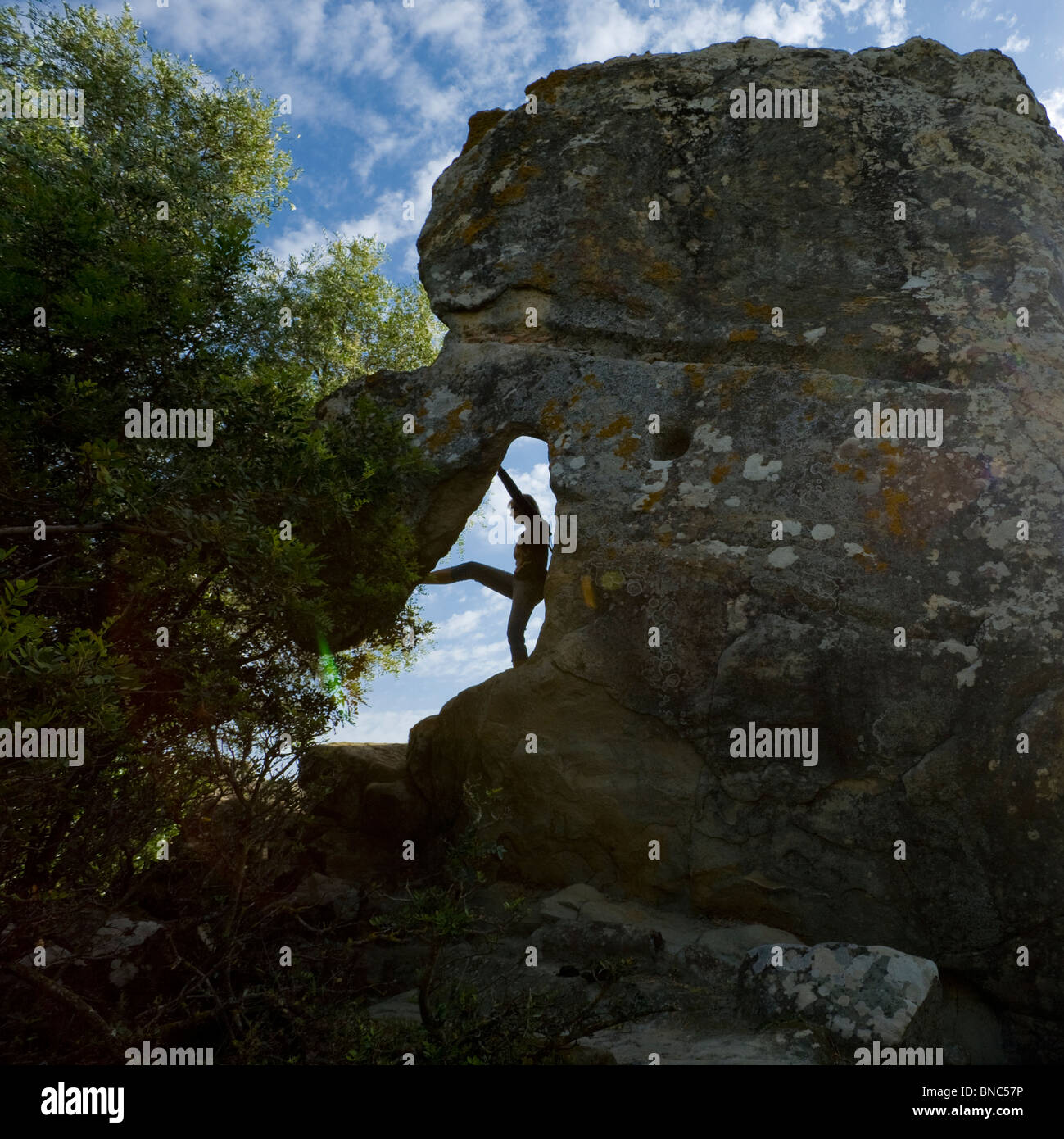 Mädchen Klettern Fels Stockfoto