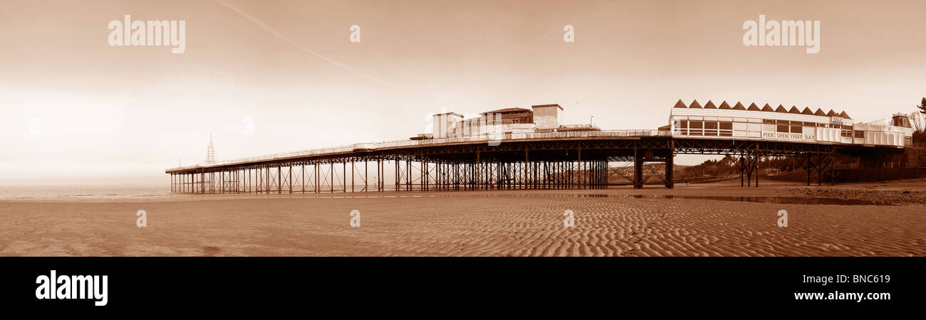 verfallene Colwyn bay Victoria Pier verfallene Ruine viktorianischen Colwyn Bay Wales Walisisch uk Großbritannien Erbe Geschichte am Meer Architektur Stockfoto