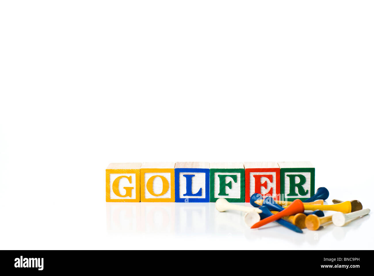 Bunte Kinder-Blöcke Rechtschreibung GOLFER mit Golf-tees Stockfoto