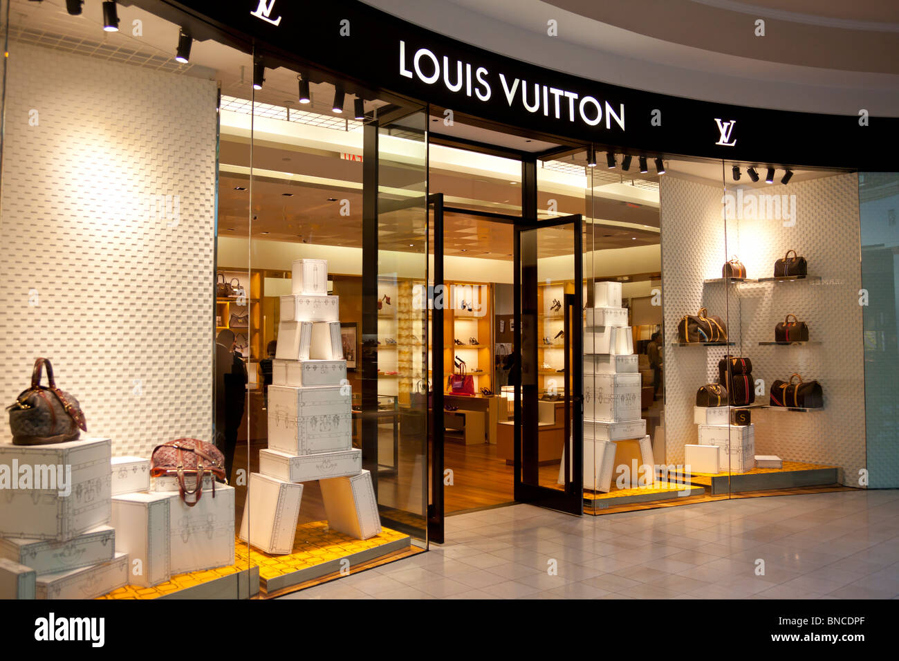 Louis Vuitton Shop, King Of Prussia Mall, in der Nähe von Philadelphia, PA, USA Stockfoto