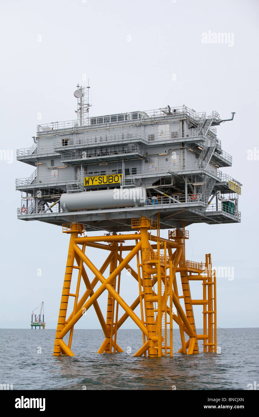 Dong Energy Bau der neuen Walney off Shore Windpark mit Umspannwerk. Stockfoto