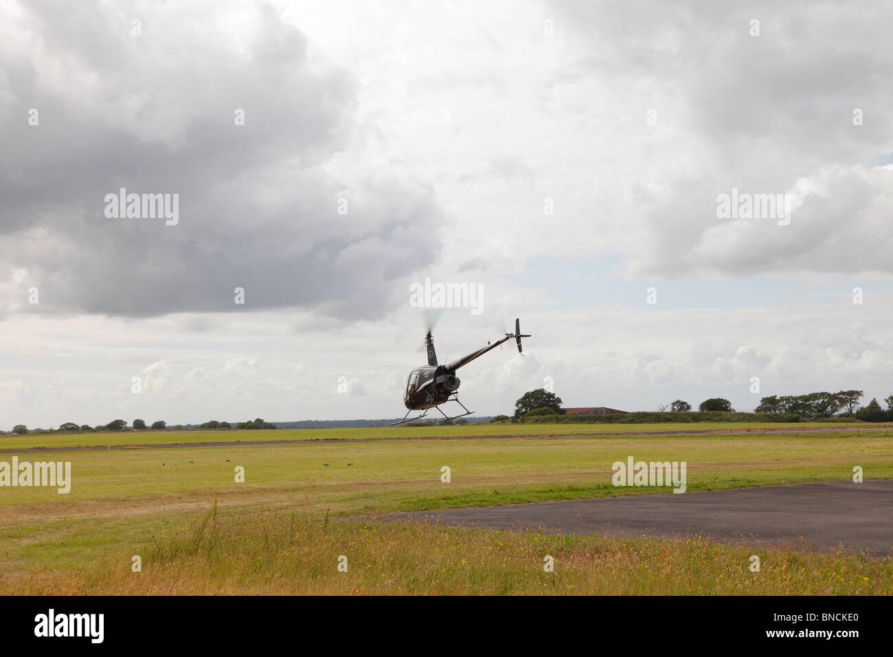 Hubschrauber abheben Flughafen Carlisle, Cumbria, England. Stockfoto