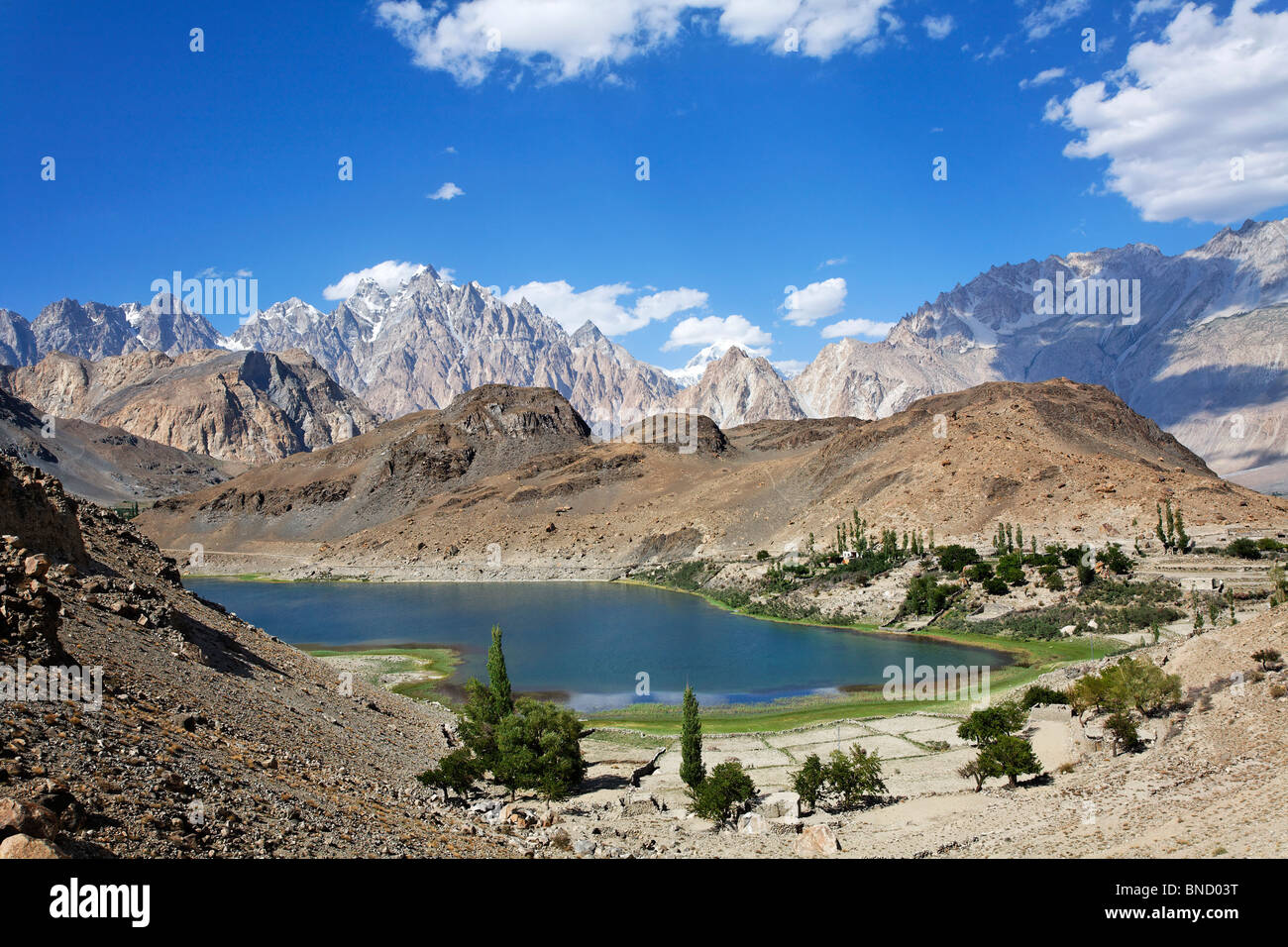 Borith See und Berge, Passu, Hunza-Tal, Karakorum, Pakistan Stockfoto