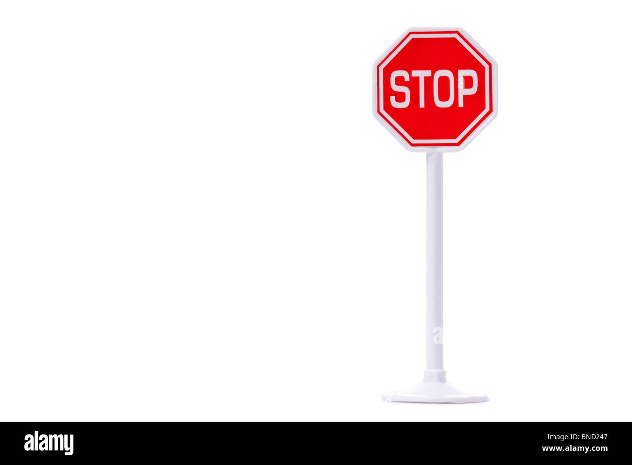 Verkehrszeichen "stop" auf weißem Hintergrund Stockfoto