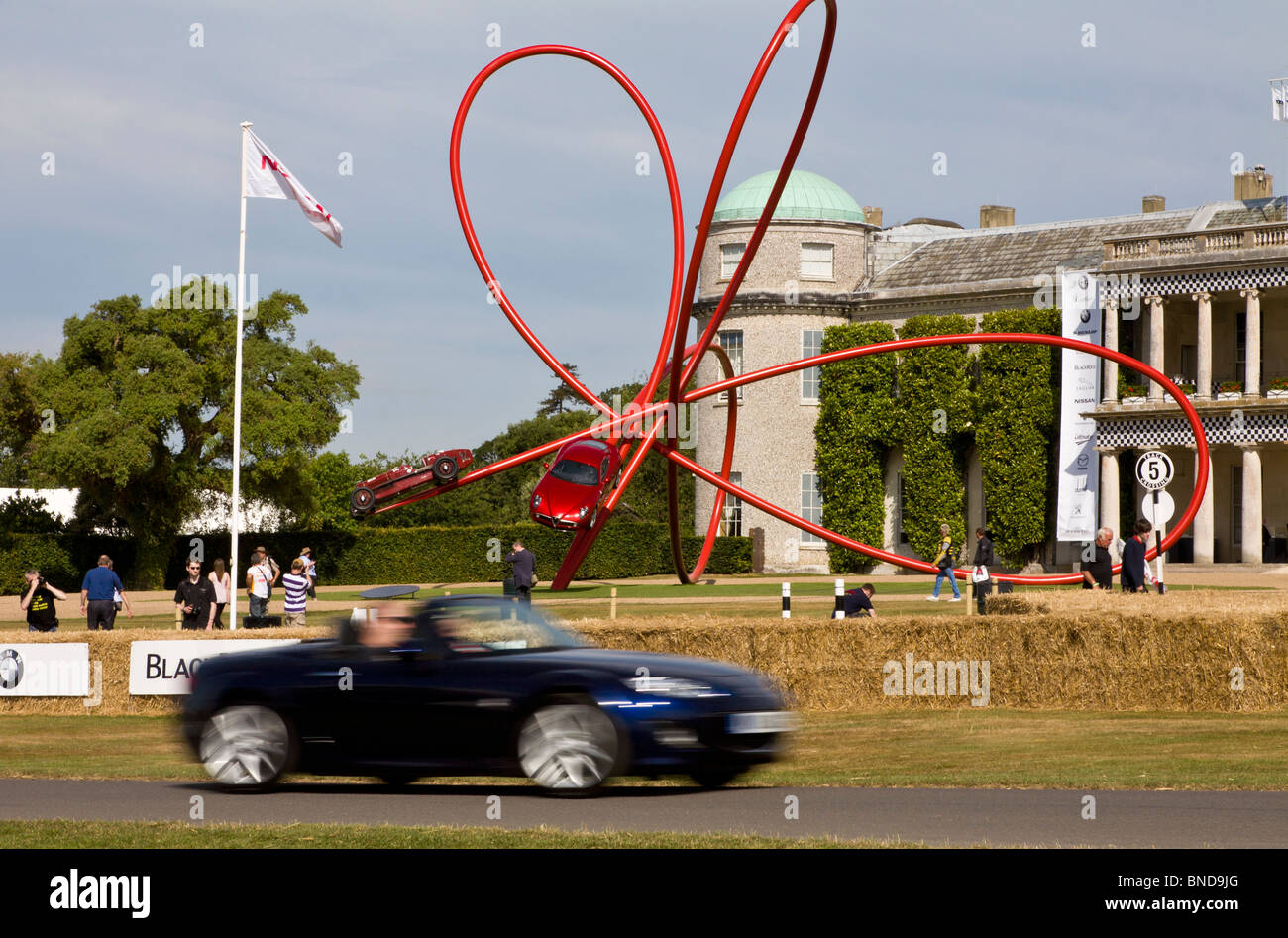 Das Gerry-Juda entworfen Alfa Romeo 100. Jahrestag Skulptur auf der 2010 Goodwood Festival of Speed, Sussex, England. Stockfoto
