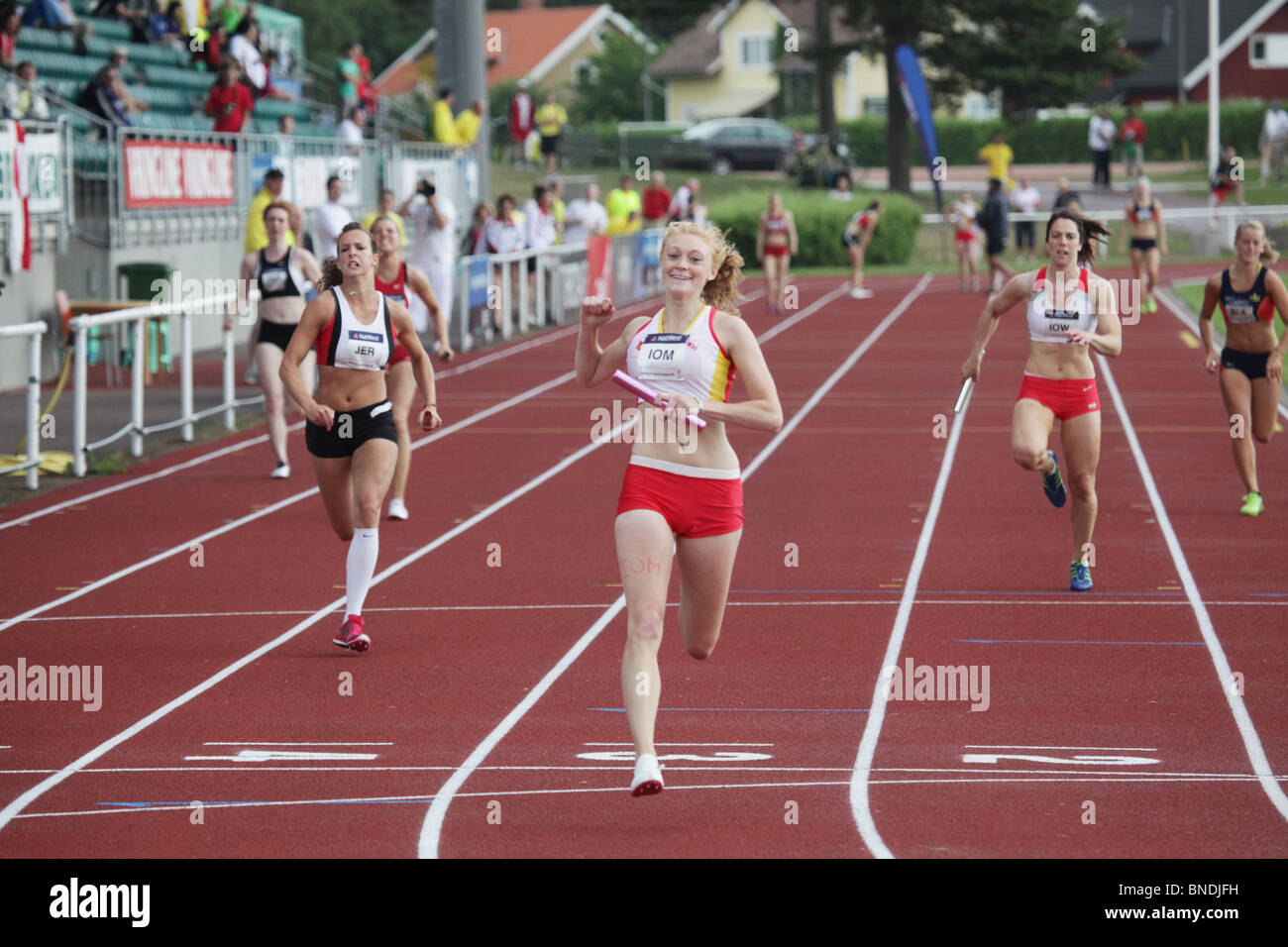 Harriet Pryke Isle Of Man gewinnt die Frauen 4x100m Staffel bei Natwest Island Games 2009, 3. Juli 2009 Stockfoto