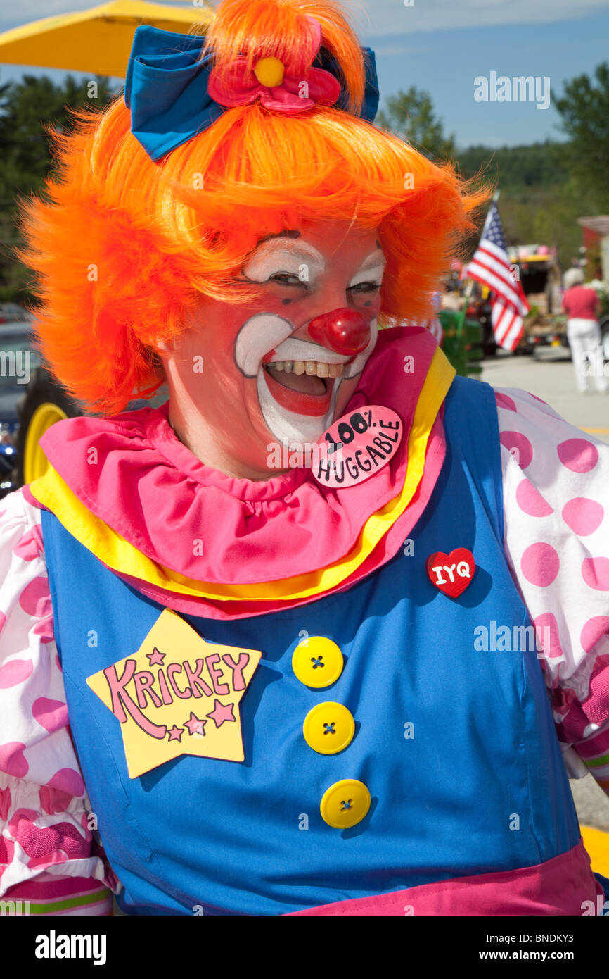 Amherst, New Hampshire - Krickey der Clown auf der 4.Juli Parade in einer kleinen Stadt in New England. Stockfoto