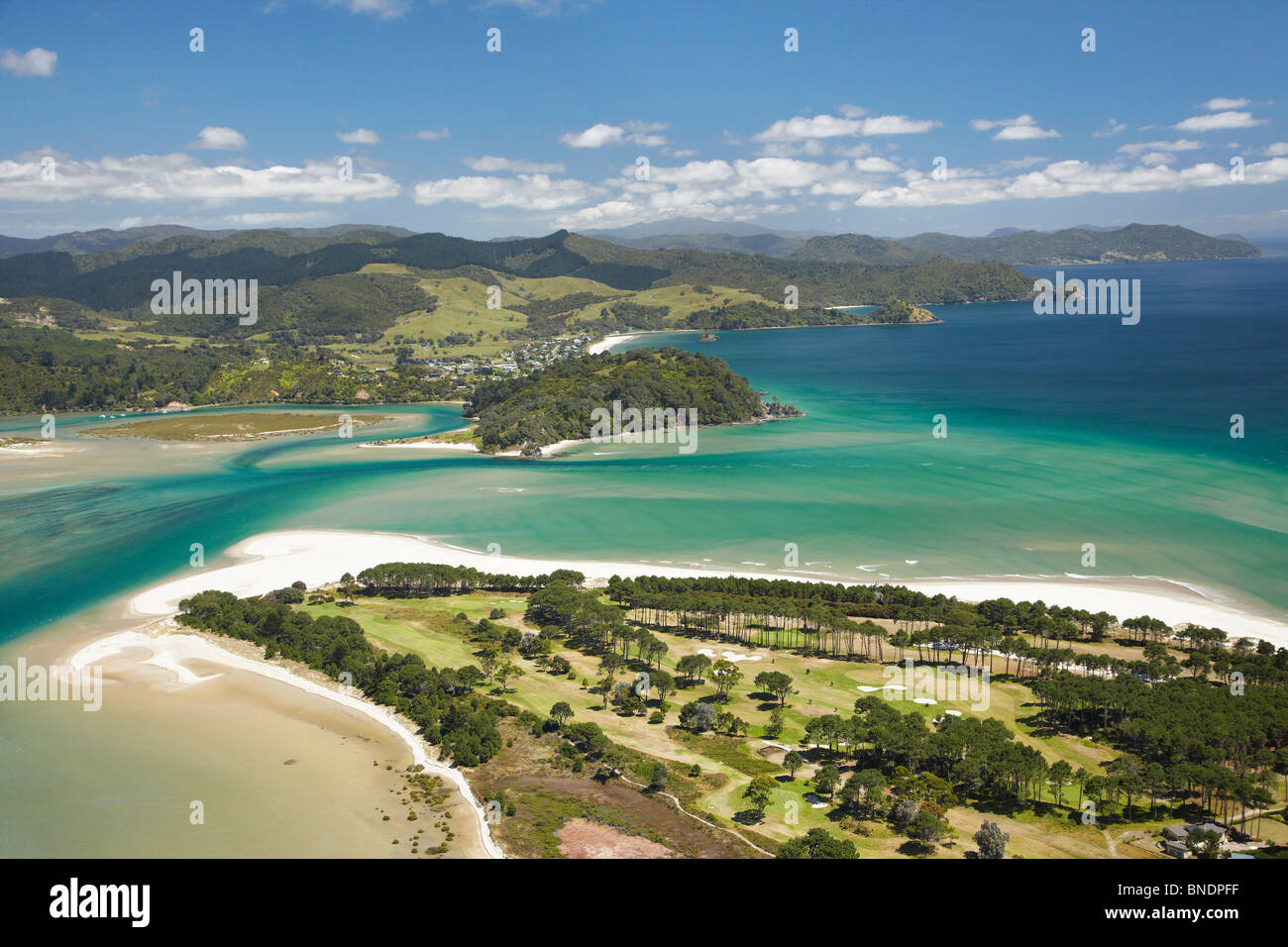 Das Dunes Golf Resort, Matarangi Beach, Eingang zum Whangapoua Hafen, Matarangi, Coromandel Halbinsel, ist North, Neuseeland Stockfoto