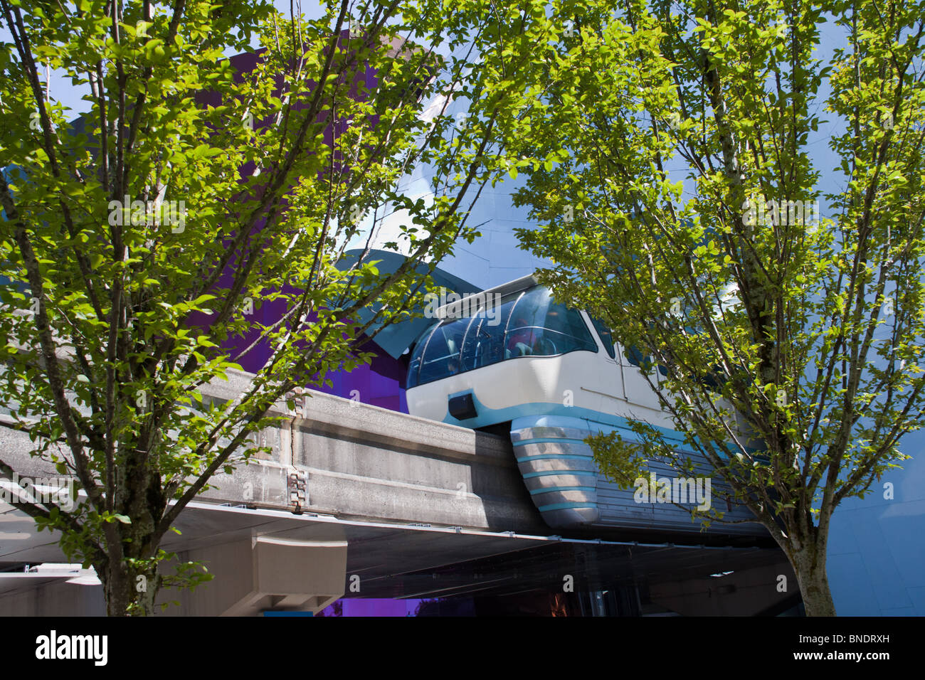 Einschienenbahn und Experience Music Project und Science Fiction Museum in Seattle Center, Seattle, WA Stockfoto