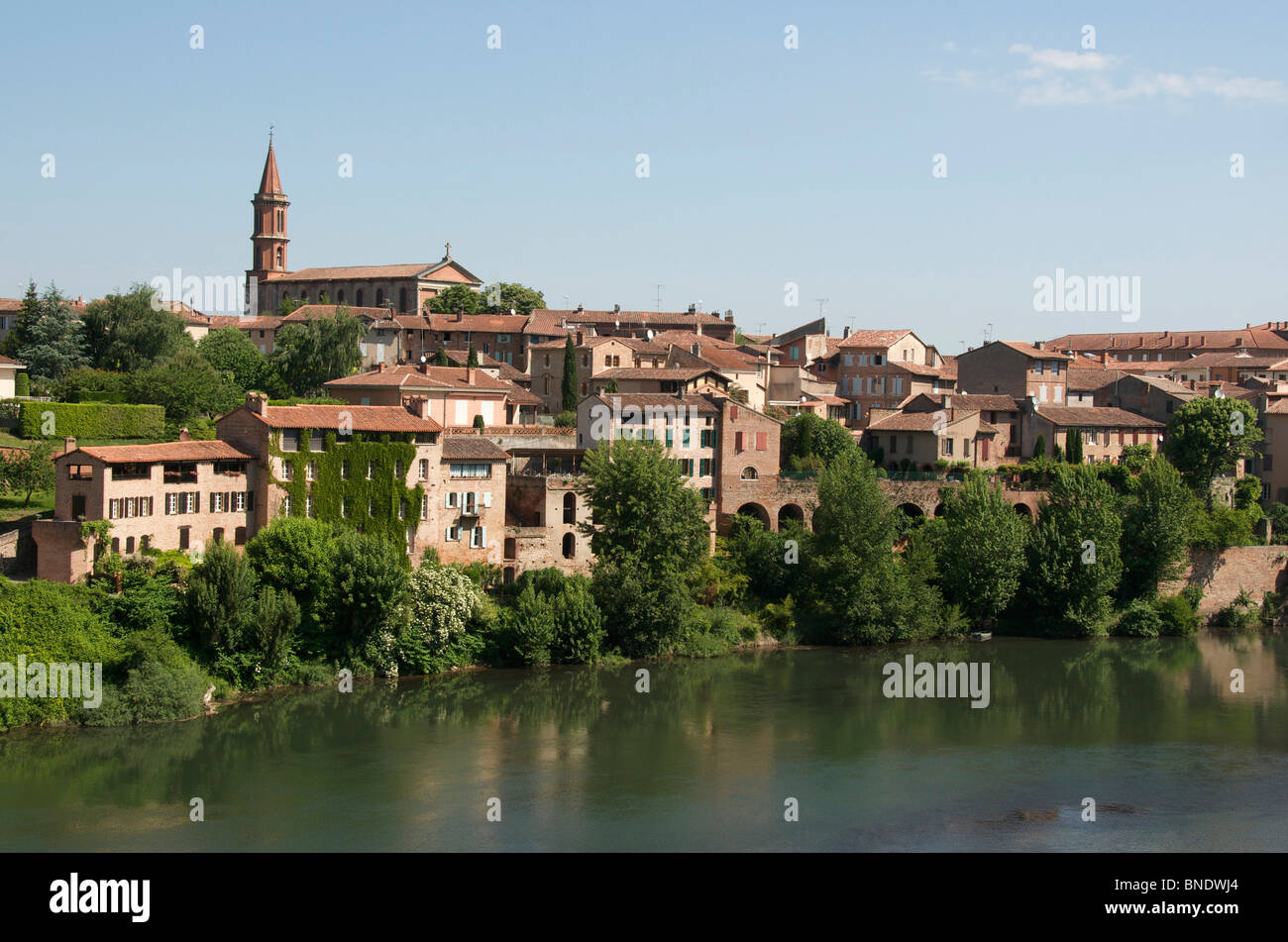 Ansicht von Albi, Frankreich - über den Fluss Tarn, der schönen historischen Stadt Albi, Frankreich Stockfoto