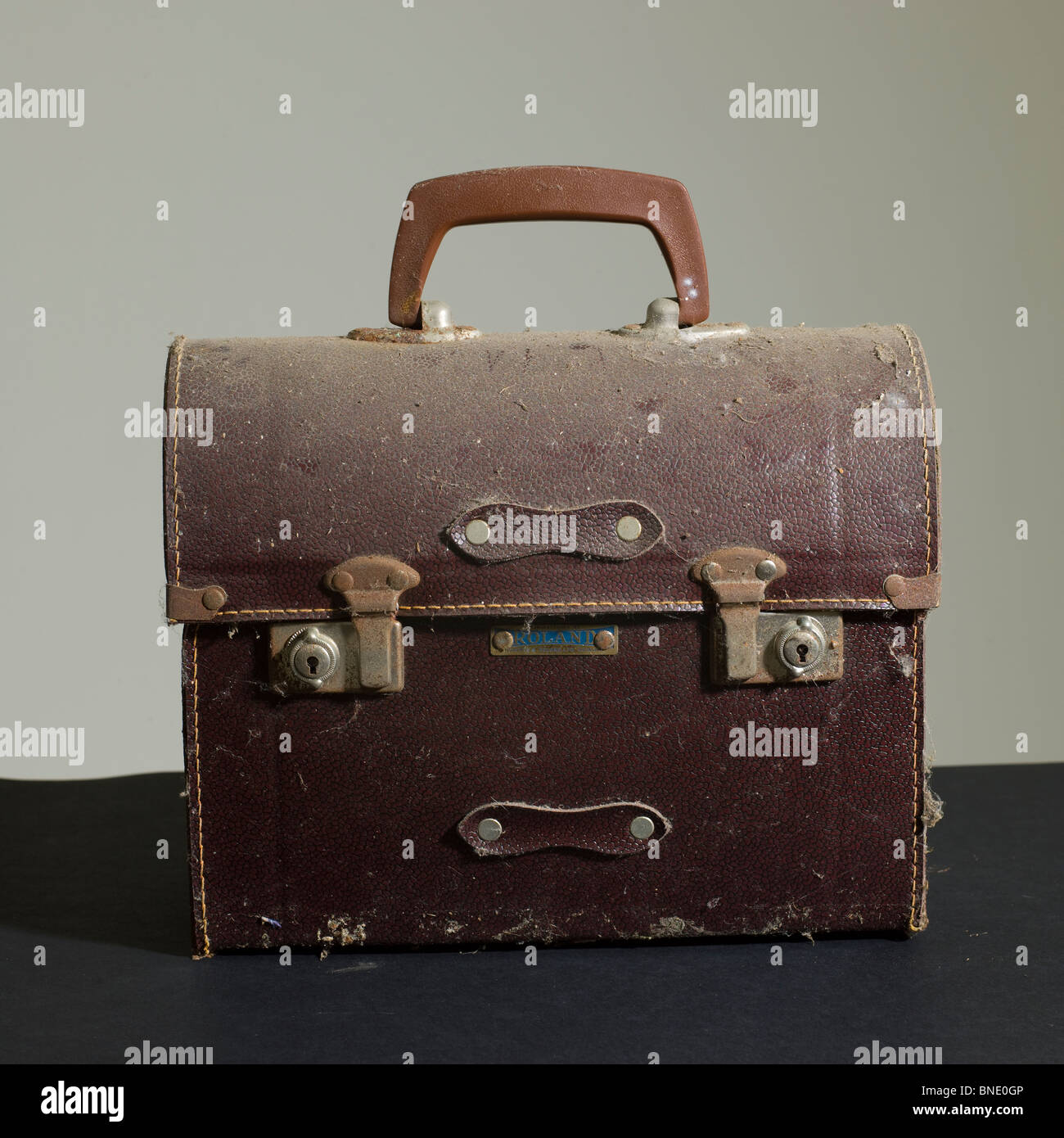 altes Lederetui Bowling-Kugel Stockfoto