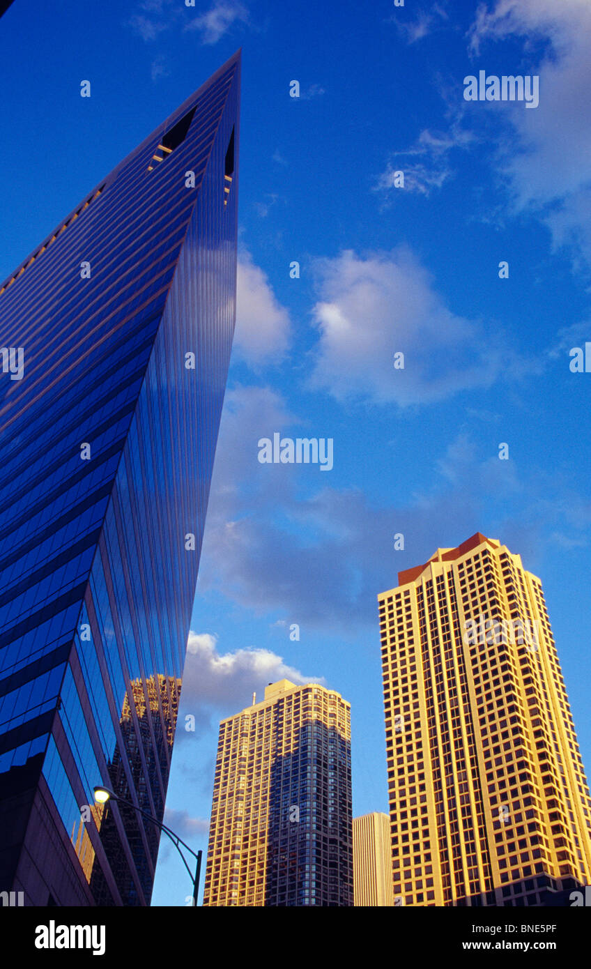 USA, Illinois, Chicago, Wolkenkratzer gegen ky Stockfoto